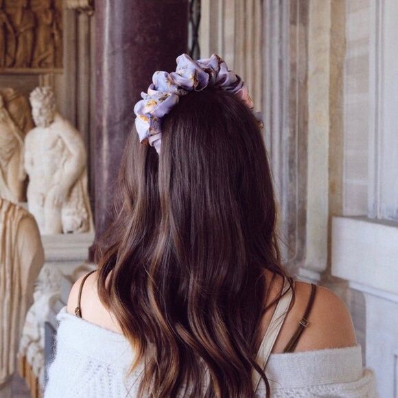 Common Era Botticelli's Daydream Ruched Headband - Picture 8 of 9